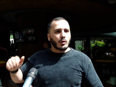 Օպերայի շրջակա տարածքում գտնվող սրճարաններից ոստիկանները հրահանգել են այցելուներին դուրս հանել․ սրճարանի աշխատակից