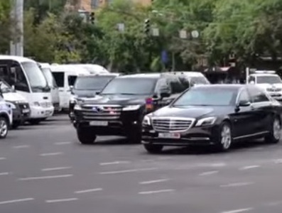 Demonstrators in downtown Yerevan chant slogans, whistle at Armenia PM