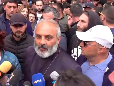 Архиепископ: Весомая часть политического поля поддерживает нас