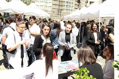 Տնտեսագիտական համալսարանում կայացել է Աշխատանքի տոնավաճառ՝ ներկայացնելով 500-ից ավելի թափուր աշխատատեղեր