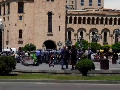 Կառավարության մոտ շարժման ակցիան ավարտվեց. կհանդիպեն Սուրբ Աննա եկեղեցու բակում