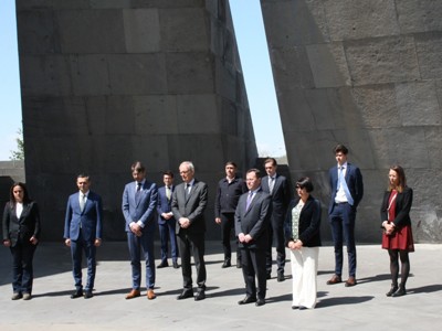 Նիդերլանդների ֆինանսների նախարարն այցելել է Հայոց ցեղասպանության հուշահամալիր