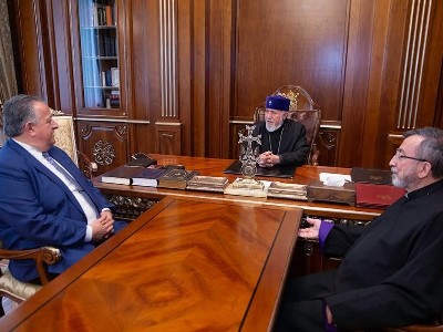 Ամենայն Հայոց Կաթողիկոսն բարերար Նուբար Աֆեյանի հետ քննարկել է Արցախի պատանդառված ռազմաքաղաքական ղեկավարության հարցը