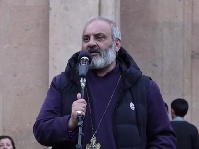 Архиепископ Баграт Галстанян обратился к СНБ с просьбой о личной встрече с журналистом Лео Николяном