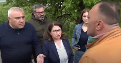Полиция продолжает препятствовать въезду депутатов в село Киранц: градус напряженности растет