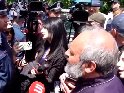 «Ծնկել են Ալիևի առաջ, էս ոստիկան տղաներին էլ դարձրել են իրենց ձեռքի խաղալիքը». Բագրատ Սրբազան