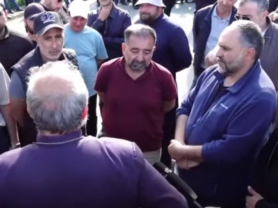 Կիրանցի ճանապարհից քաղաքացիներին բերման ենթարկելիս վնասվածք է ստացել երգիչ Արսեն Գրիգորյանը