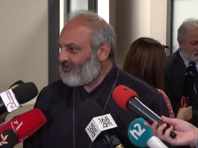 Галстанян о возможной отставке Пашиняна: А что ему еще остается сделать?