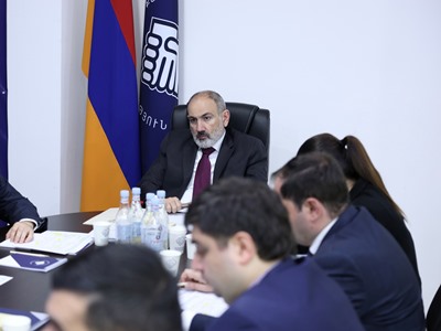 Никол Пашинян провел заседание правления партии «Гражданский договор»