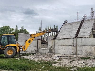 Շատջրեքում կառուցվող դպրոցում թերությունները շտկելու նպատակով քանդման աշխատանքներ են կատարվել