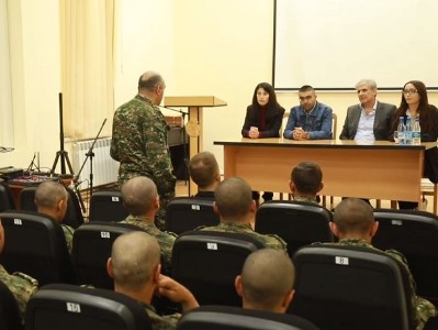 Деятели культуры призвали солдат защищать Родину, не жалея сил