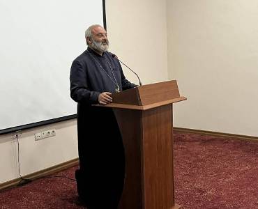 Newspaper: Archbishop Bagrat Galstanyan agrees to run for Armenia PM