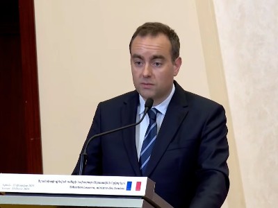 France test-fires missile capable of carrying nuclear warhead