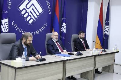 «Հրապարակ». Փաշինյանը զգուշավոր է դարձել. հիստերիկ նոպաներ չի ունենում, որ ճոճվող նավը չխորտակվի