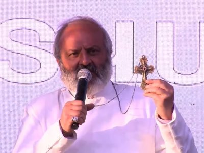 Rally led by Bagrat Archbishop kicks off on Republic Square (live)