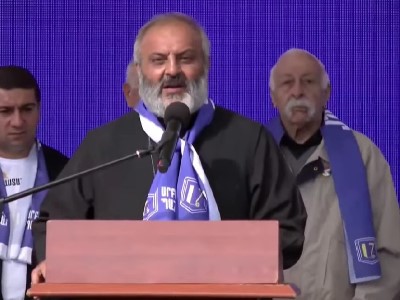 Այս հանրահավաքն ազդարարում է մեր՝ «Տավուշը հանուն հայրենիքի» շարժման վճռական՝ երրորդ փուլի մեկնարկի մասին. Սրբազան