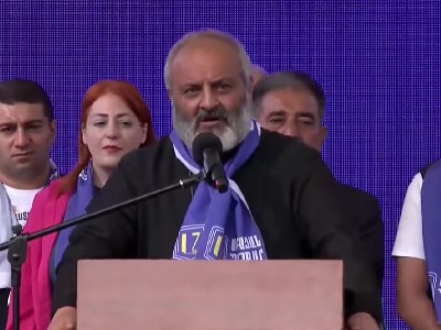 Bagrat Archbishop and protesters march to meet PM (live)