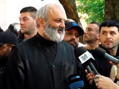 Archbishop Galstanyan to retain his spiritual rank in Armenian Apostolic Church