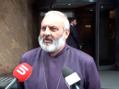 Մի պաշտպանության նախարար կա, ուսուցիչ էր, եկել ինձ խնդրում էր՝ «Իմ քայլով» պատգամավոր դառնամ․ Բագրատ Սրբազան