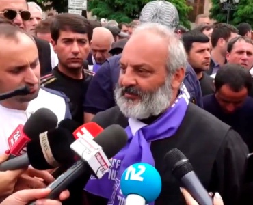 Աղետի գոտու հարցերն ենք քննարկել Ծառուկյանի հետ, հավաքված էին թոռները, ընտանիքը. Սրբազան