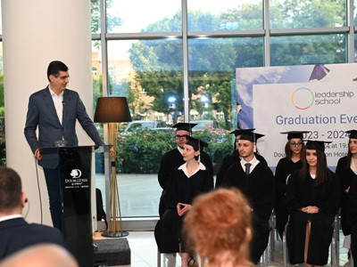 Ucom-ի գլխավոր տնօրենը մասնակցել է Առաջնորդության դպրոցի ավարտական միջոցառմանը