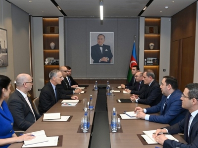 Jeyhun Bayramov presents Azerbaijan perception of regional situation to Louis Bono