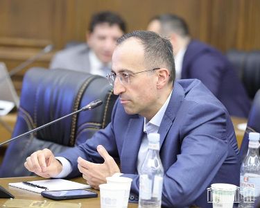 Իսկ չի լինի՞ «Շողակաթ»-ը փակենք, փողը տանք Հանրայինին. Քանի՞ հոգի է նայում այդ ալիքը. Արսեն Թորոսյանը՝ Շիրինյանին