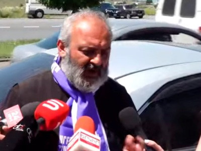 Archbishop Bagrat Galstanyan, supporters heading to Armenia’s Vardenis town