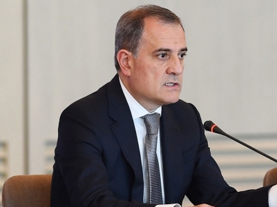 Բայրամովը պատասխանել է Միրզոյանին. Ադրբեջանի եւ ՀՀ-ի սահմանադրությունների համեմատությունն անընդունելի է