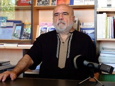 Խոսակցությունը, թե հոգեւորականները ոչ մի տեղ քաղաքականությամբ չեն զբաղվում, անգրագիտություն է. Իսկանդարյան