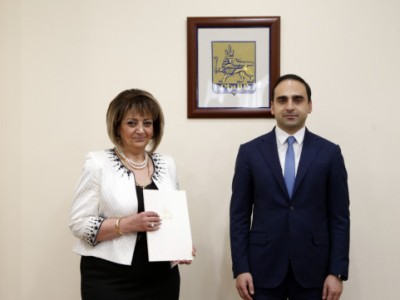 Տիգրան Ավինյանը կանաչապատման ոլորտի մի շարք գիտնականների պարգևատրել է շնորհակալագրերով