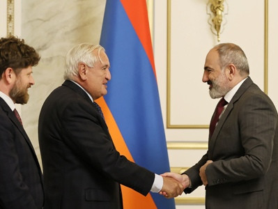 PM, France ex-premier confer about Armenia’s peace treaty, border delimitation process with Azerbaijan