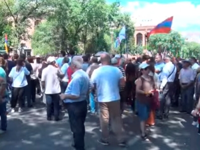 Archbishop Bagrat Galstanyan, supporters’ protest continues outside Armenia National Assembly