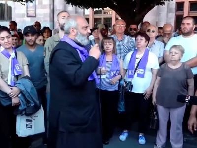 Ընդհանրապես թող աչքի չընկնի, ոտքի տակ էլ չհայտնվի․ Բագրատ Սրբազանը՝ Ալեն Սիմոնյանի մասին