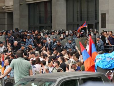 СК завершил следствие в отношении троих участников акции протеста у здания МИД