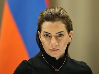 Աննա Հակոբյանը սկսել է մեծ գումարներ պահանջել խոշոր բիզնեսի ներկայացուցիչներից․ «Սրբազան պայքար»
