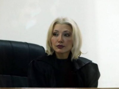 Աննա Դանիբեկյանին կարգապահական պատասխանատվության ենթարկելու միջնորդության քննությունը հետաձգվել է
