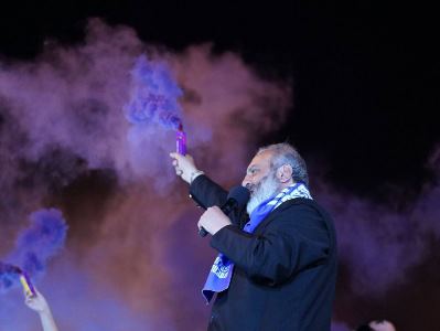 Завтра состоится пресс-конференции архиепископа Баграта Галстаняна