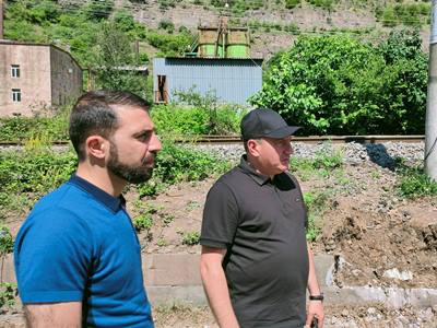 Губернатор Лорийской области посетил пострадавшие от наводнения места
