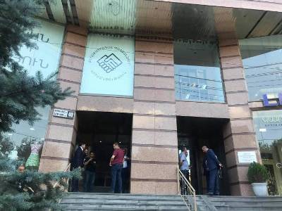 «Իրավունք». Նիկոլն այլեւս չի կարողանում թաքցնել վախերը