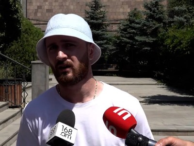 Քննիչը խաբելով մտել է Արցախի ներկայացուցչություն, դարպասը ջարդել են ու առգրավել Արցախի նախագահի մեքենան. փաստաբան