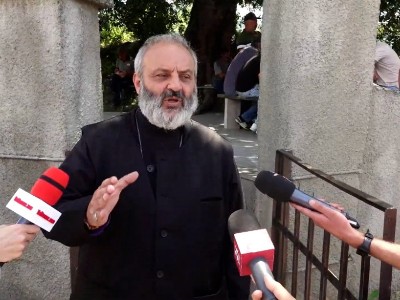 Մենք վիժեցրել ենք Հայաստանի հանձնումը, այս մարդիկ ամեն գնով, ամեն ինչի պատրաստ են, իրենց էլ կվիժեցնենք. Սրբազան