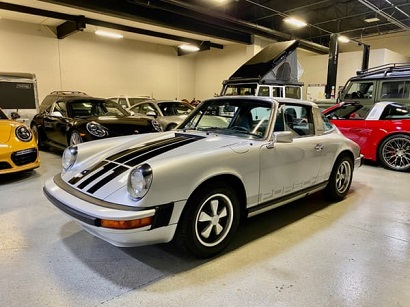 На торги выставлен раритетный Porsche 911 1974 года, принадлежавший известному американскому ученому