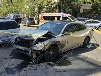 В Ереване водитель «Nissan» врезался в автомобиль патрульного и скрылся: произошла стрельба
