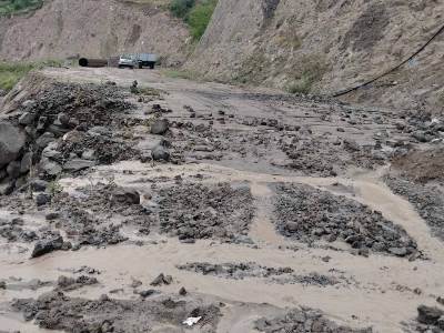 Обрушился участок объездной дороги Хот-Воротан