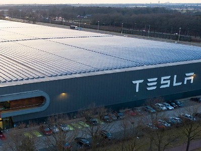 World War II bomb to be defused at Tesla plant in Germany