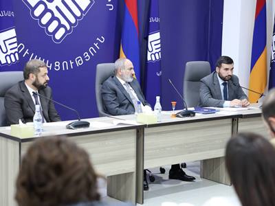 Никол Пашинян провел заседание инициативной группы партии «Гражданский договор»