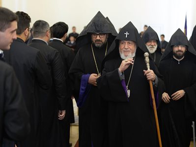 Որքան բարդ և խորն են հիմնախնդիրները, որով և՝ մեծ ու բազմազան սպասումները Հայ Եկեղեցուց և եկեղեցականությունից. Գարեգին Բ