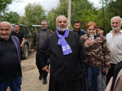 Архиепископ Баграт Галстанян посетил село Неркин Анд: Эта борьба непрекращающаяся