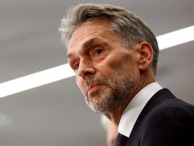 Former Dutch intelligence chief becomes prime minister